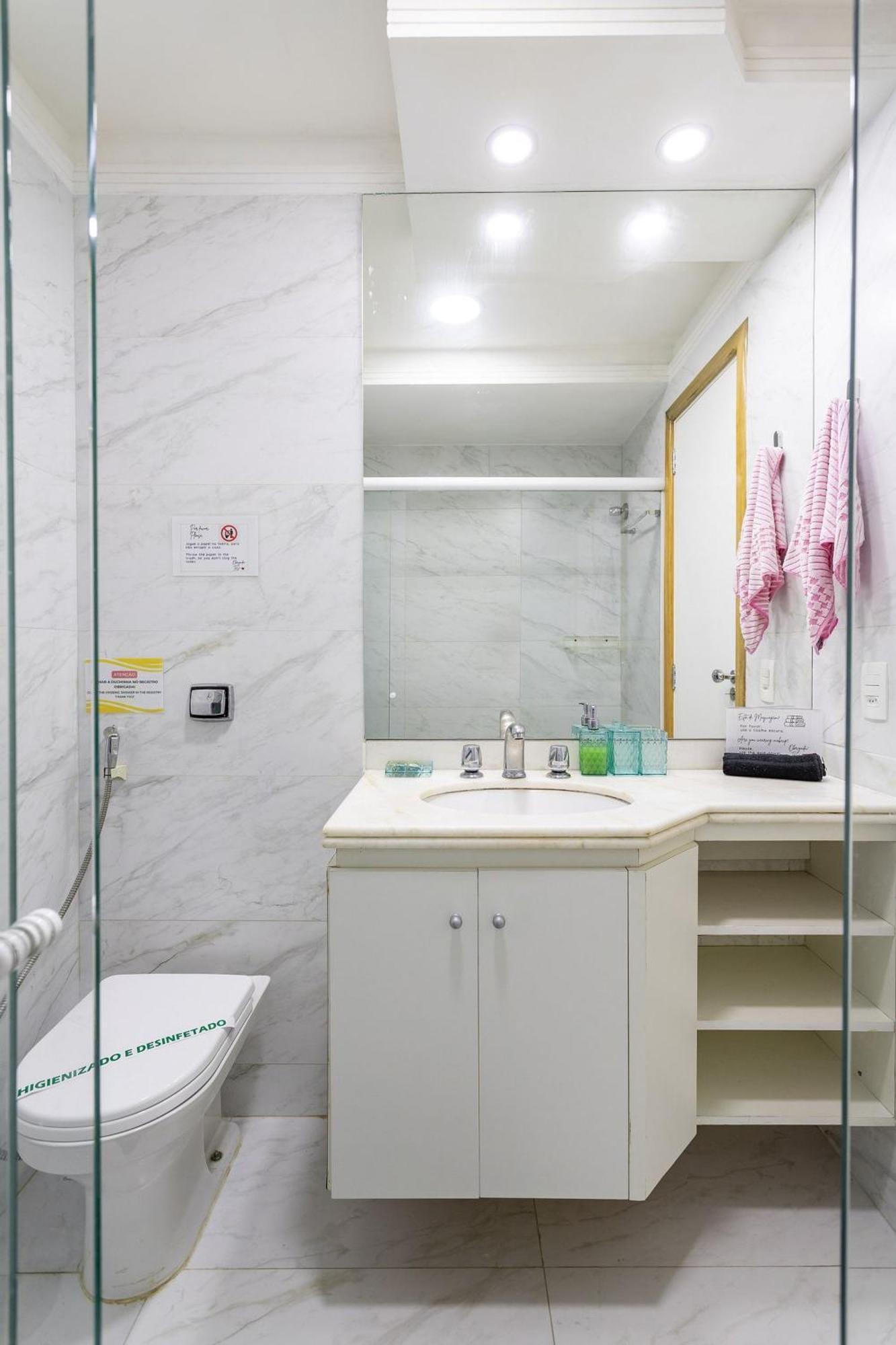 Novo. Vista Lateral A Praia, 2 Ou 3 Quartos, Wi Fi, Cozinha Completa E Ar. *