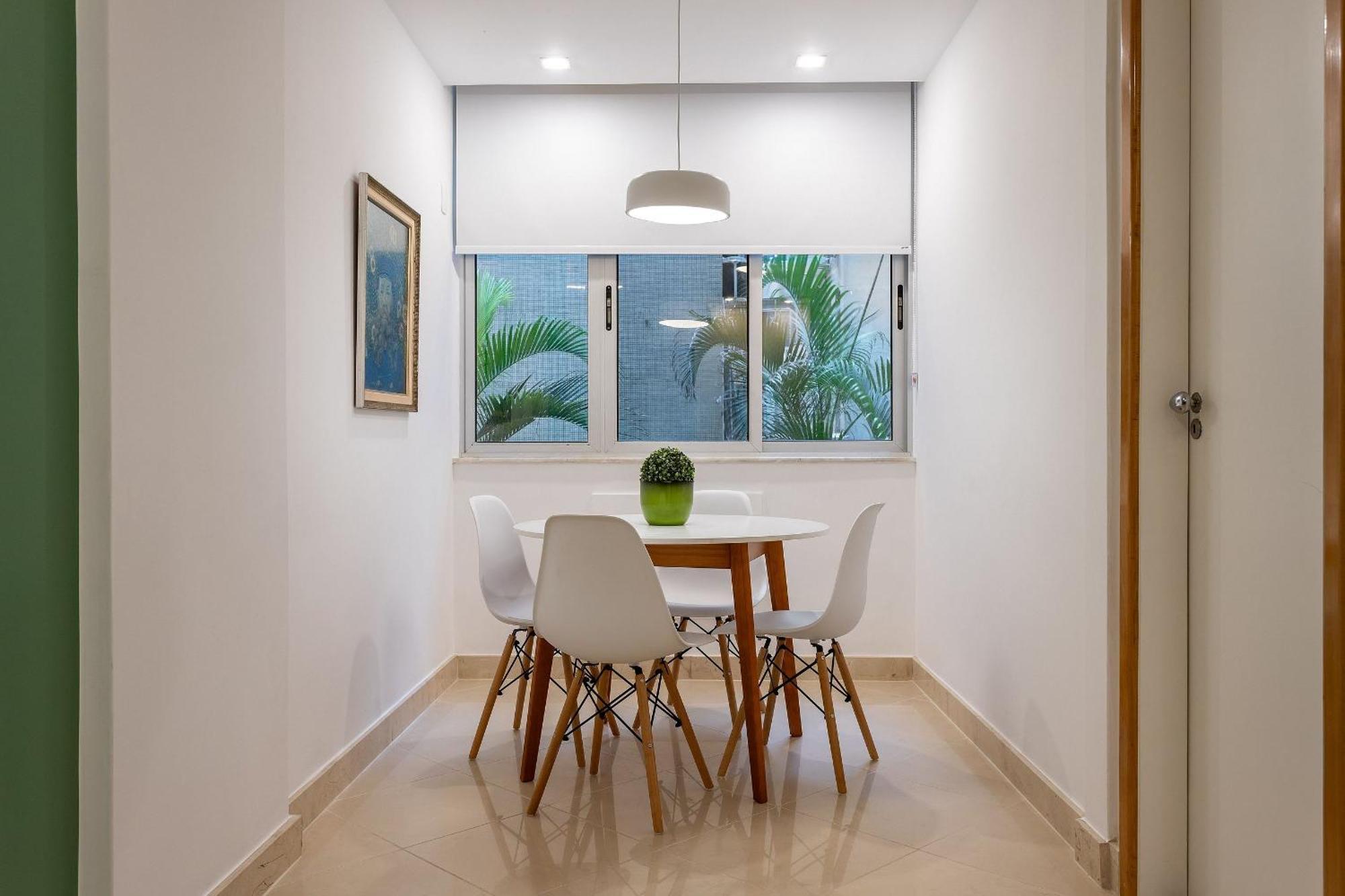Apartamento Novo. Vista Lateral A Praia, 2 Ou 3 Quartos, Wi Fi, Cozinha Completa E Ar. *