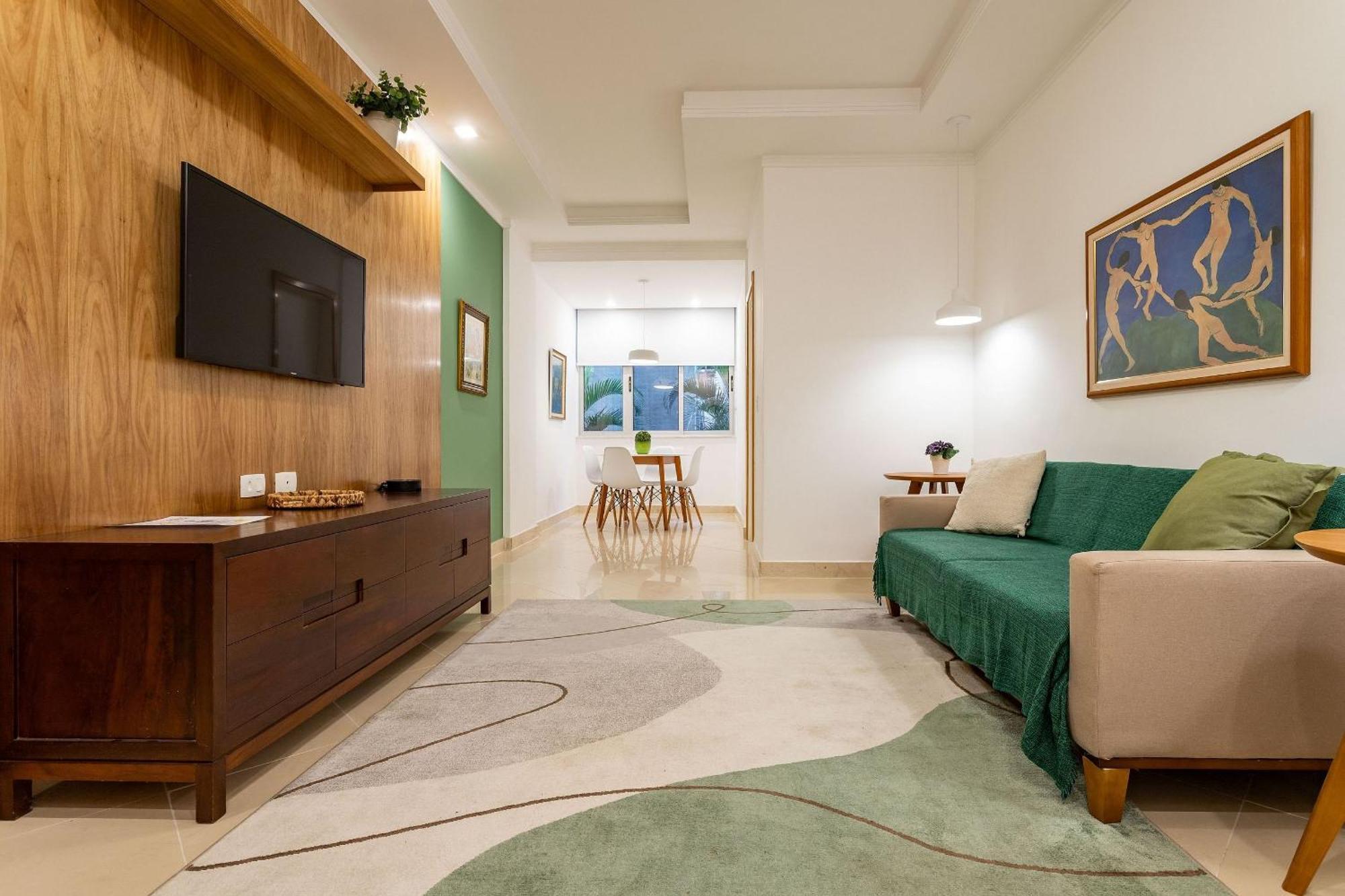 Novo. Vista Lateral A Praia, 2 Ou 3 Quartos, Wi Fi, Cozinha Completa E Ar.