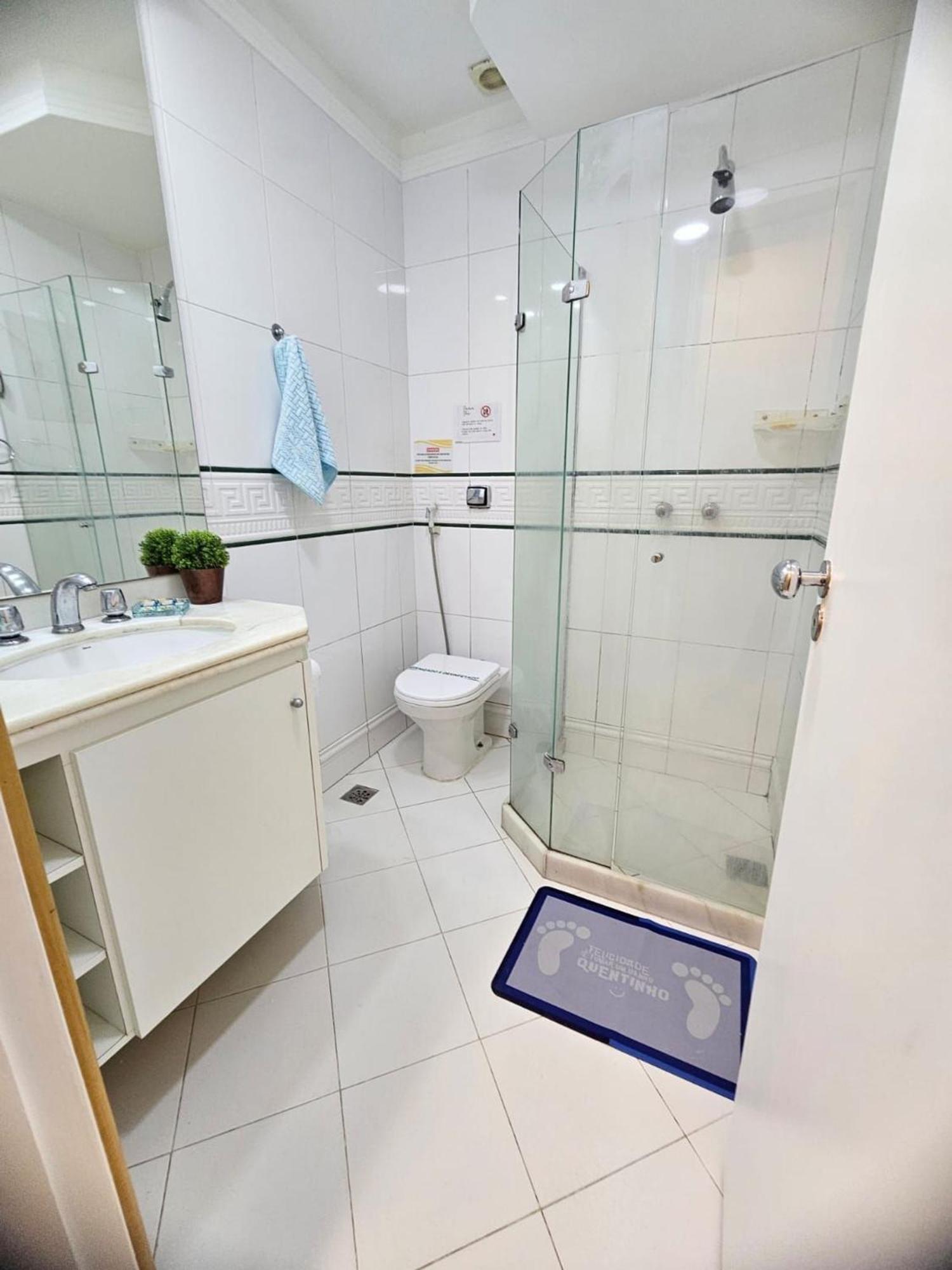 Apartamento Novo. Vista Lateral A Praia, 2 Ou 3 Quartos, Wi Fi, Cozinha Completa E Ar. *