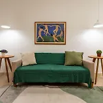 Novo. Vista Lateral Para A Praia, 2 Ou 3 Quartos, Wi Fi, Cozinha Completa E Ar.