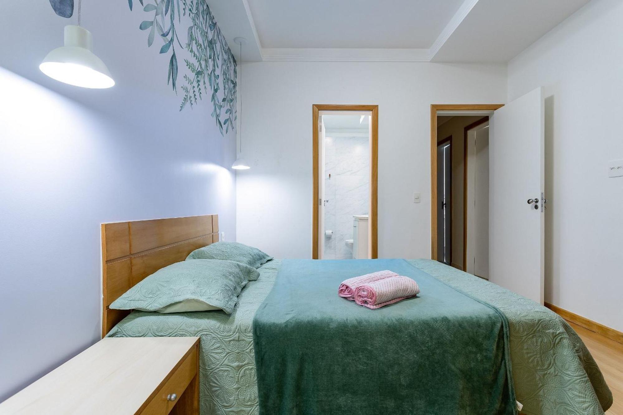 Novo. Vista Lateral A Praia, 2 Ou 3 Quartos, Wi Fi, Cozinha Completa E Ar.