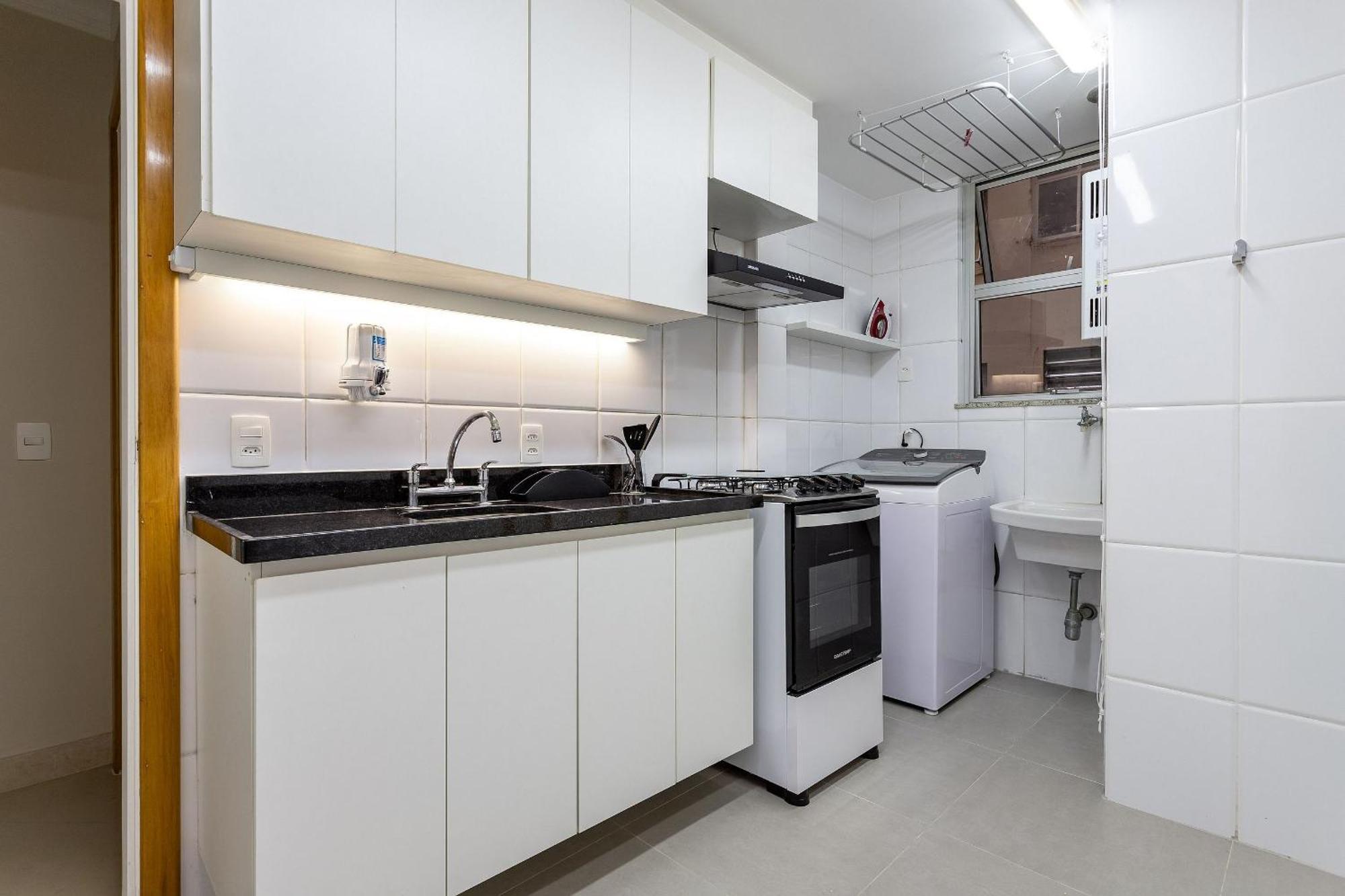 Apartamento Novo. Vista Lateral A Praia, 2 Ou 3 Quartos, Wi Fi, Cozinha Completa E Ar. Río de Janeiro